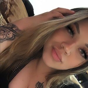 Meet your Posher, Valeria